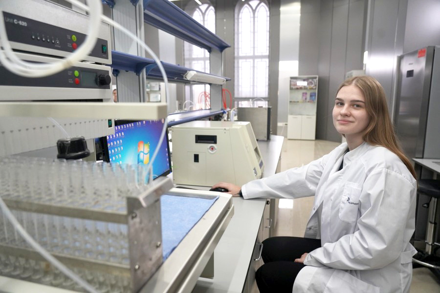 Студенты-биотехнологи делают первые шаги по карьерной лестнице Студенты-биотехнологи делают первые шаги по карьерной лестнице