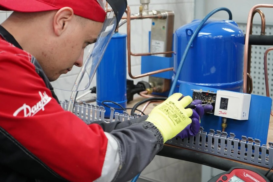 ОмГТУ внедрил передовую образовательную программу в нефтехимическом институте ОмГТУ внедрил передовую образовательную программу в нефтехимическом институте