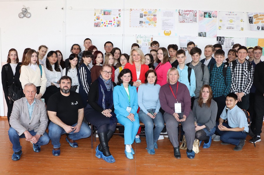 ОмГТУ провел образовательный интенсив для школьников Омской области ОмГТУ провел образовательный интенсив для школьников Омской области