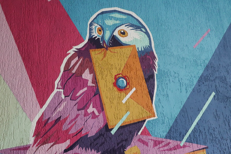 Студентка Омского политеха расписала библиотечный холл вуза Студентка Омского политеха расписала библиотечный холл вуза