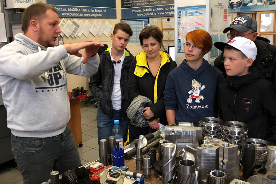 Экскурсионный флешмоб 2019. Технологическое будущее в ОмГТУ Экскурсионный флешмоб 2019. Технологическое будущее в ОмГТУ