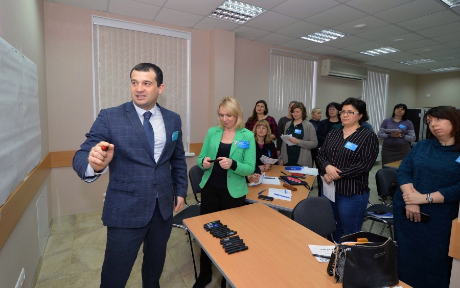 Как познакомить школьников с АО "Газпромнефть – ОНПЗ": сотрудники производства и ОмГТУ обсудили способы оптимизации школьного образования Как познакомить школьников с АО "Газпромнефть – ОНПЗ": сотрудники производства и ОмГТУ обсудили способы оптимизации школьного образования