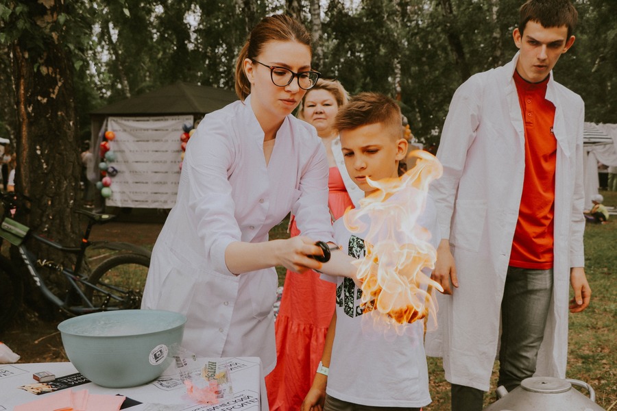 Опыты с азотом, печать на 3D-принтере, музыкальная катушка Теслы: чудеса науки от ОмГТУ на Симфопарке-2021 Опыты с азотом, печать на 3D-принтере, музыкальная катушка Теслы: чудеса науки от ОмГТУ на Симфопарке-2021