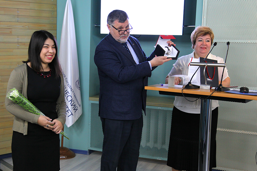 В ОмГТУ выбрали лучшего студента по итогам 2016 года В ОмГТУ выбрали лучшего студента по итогам 2016 года