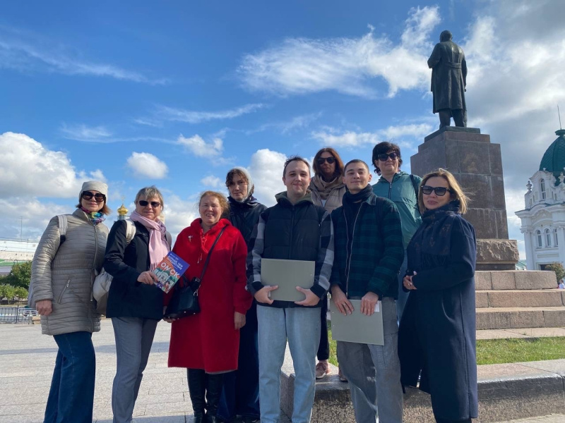 ОмГТУ провел экскурсию по знаковым местам города ОмГТУ провел экскурсию по знаковым местам города