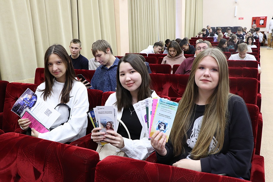 В Омском политехе прошел День открытых дверей В Омском политехе прошел День открытых дверей