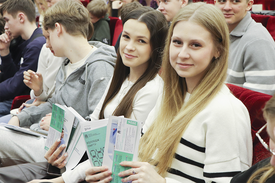 Омские абитуриенты познакомились с техническим университетом Омские абитуриенты познакомились с техническим университетом