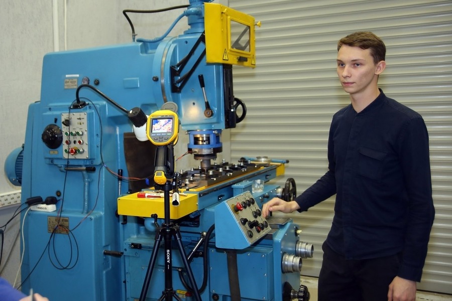 Аспирант ОмГТУ планирует сэкономить ресурсы оборонно-промышленным и деревообрабатывающим предприятиям Аспирант ОмГТУ планирует сэкономить ресурсы оборонно-промышленным и деревообрабатывающим предприятиям