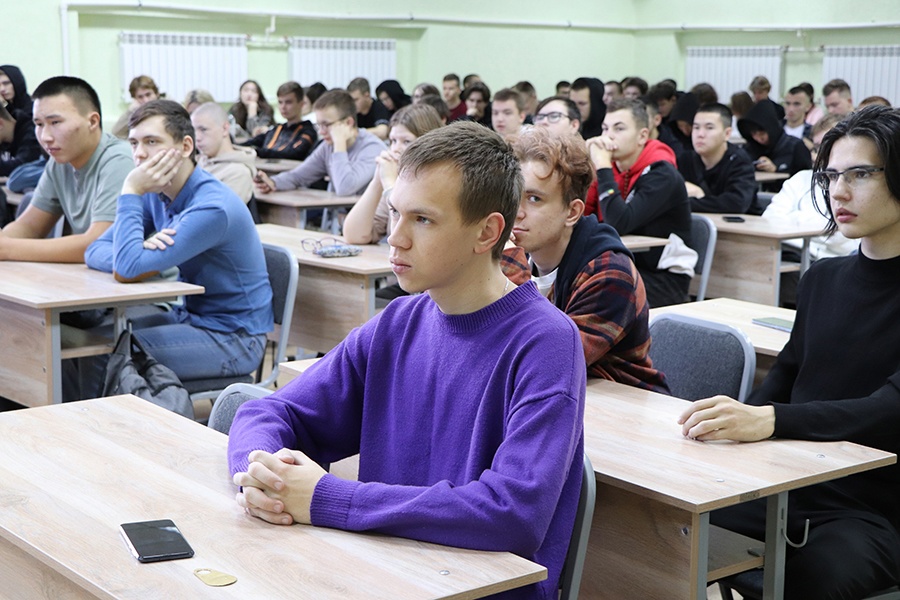 Студенты колледжа ОмГТУ встретились с представителями предприятий омского оборонно-промышленного комплекса Студенты колледжа ОмГТУ встретились с представителями предприятий омского оборонно-промышленного комплекса