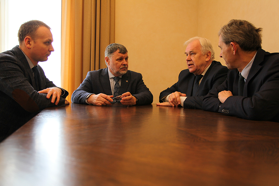 Единороссы держат на контроле реализацию партийных проектов Единороссы держат на контроле реализацию партийных проектов