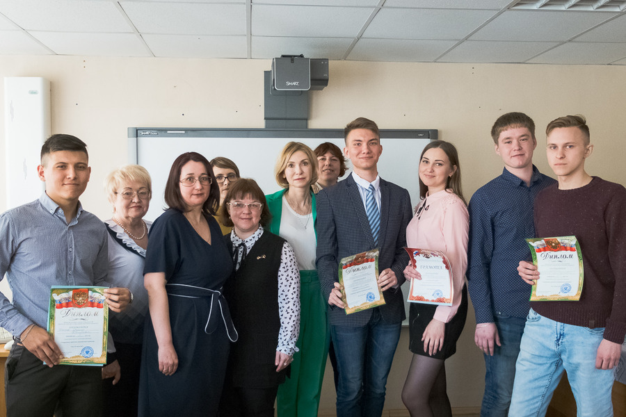 Студенты ОмГТУ обсудили современные проблемы экономического развития Студенты ОмГТУ обсудили современные проблемы экономического развития